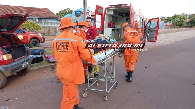 Mulher ficou presa entre as ferragens após ter seu carro atingido por caminhão em Rolim de Moura Mulher ficou presa entre as ferragens após ter seu carro atingido por caminhão em Rolim de Moura