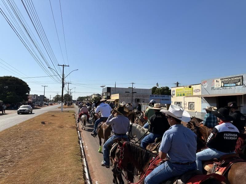 Polícia Militar e Corpo de Bombeiros não atenderam nenhuma ocorrência durante a cavalgada da 34º Expoagro de Rolim de Moura Polícia Militar e Corpo de Bombeiros não atenderam nenhuma ocorrência durante a cavalgada da 34º Expoagro de Rolim de Moura