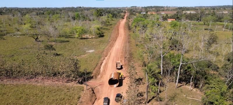 Ponte de madeira será substituída por tubo de aço na linha 200 lado sul Ponte de madeira será substituída por tubo de aço na linha 200 lado sul