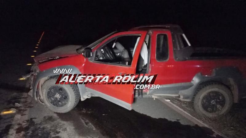 Violenta colisão entre dois carros foi registrada na RO 479 em Rolim de Moura; vítimas sofreram fraturas Violenta colisão entre dois carros foi registrada na RO 479 em Rolim de Moura; vítimas sofreram fraturas