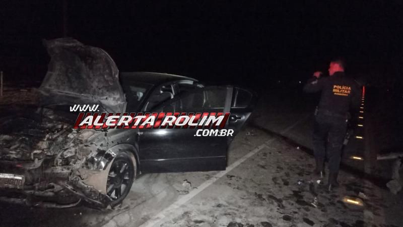 Violenta colisão entre dois carros foi registrada na RO 479 em Rolim de Moura; vítimas sofreram fraturas Violenta colisão entre dois carros foi registrada na RO 479 em Rolim de Moura; vítimas sofreram fraturas