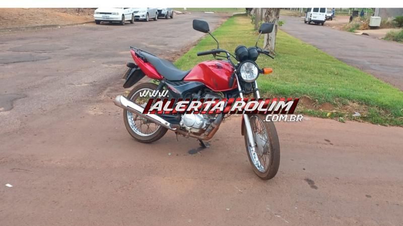 Acidente envolvendo moto e caminhonete do DER deixou mulher ferida nesta tarde em Rolim de Moura Acidente envolvendo moto e caminhonete do DER deixou mulher ferida nesta tarde em Rolim de Moura