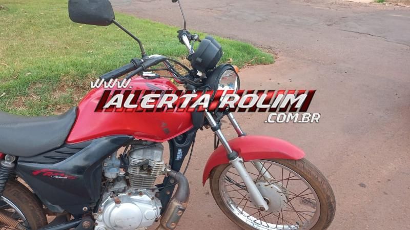 Acidente envolvendo moto e caminhonete do DER deixou mulher ferida nesta tarde em Rolim de Moura Acidente envolvendo moto e caminhonete do DER deixou mulher ferida nesta tarde em Rolim de Moura