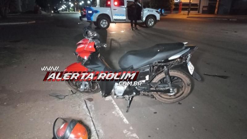 Acidente de trânsito envolvendo carro e moto foi registrado na noite de domingo em Rolim de Moura Acidente de trânsito envolvendo carro e moto foi registrado na noite de domingo em Rolim de Moura