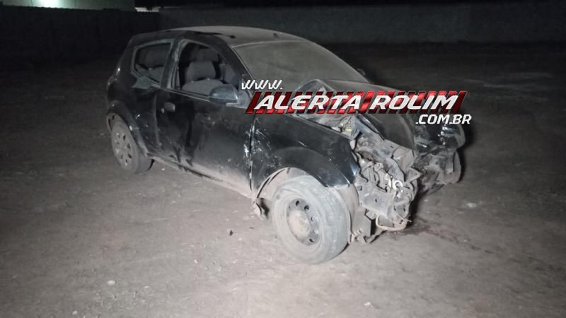 Acidente de trânsito envolvendo carro e moto foi registrado na noite de domingo em Rolim de Moura Acidente de trânsito envolvendo carro e moto foi registrado na noite de domingo em Rolim de Moura