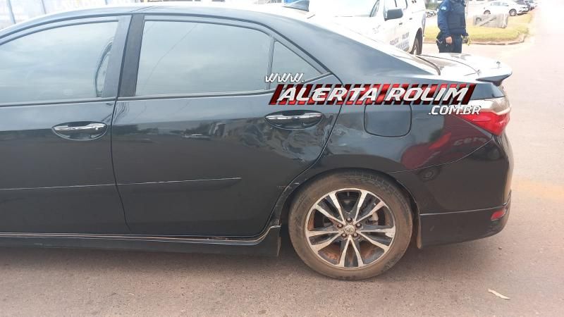 Acidente de trânsito envolvendo carro e moto foi registrado no Centro de Rolim de Moura Acidente de trânsito envolvendo carro e moto foi registrado no Centro de Rolim de Moura