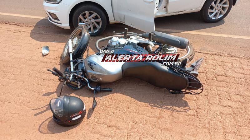 Acidente de trânsito envolvendo moto e carro deixou motociclista ferido nesta manhã em Rolim de Moura Acidente de trânsito envolvendo moto e carro deixou motociclista ferido nesta manhã em Rolim de Moura