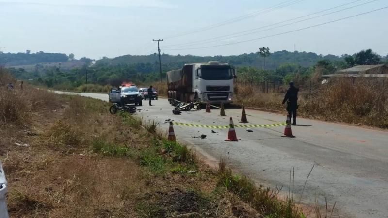 Acidente envolvendo carro e moto foi registrado na RO-010, em Pimenta Bueno Acidente envolvendo carro e moto foi registrado na RO-010, em Pimenta Bueno