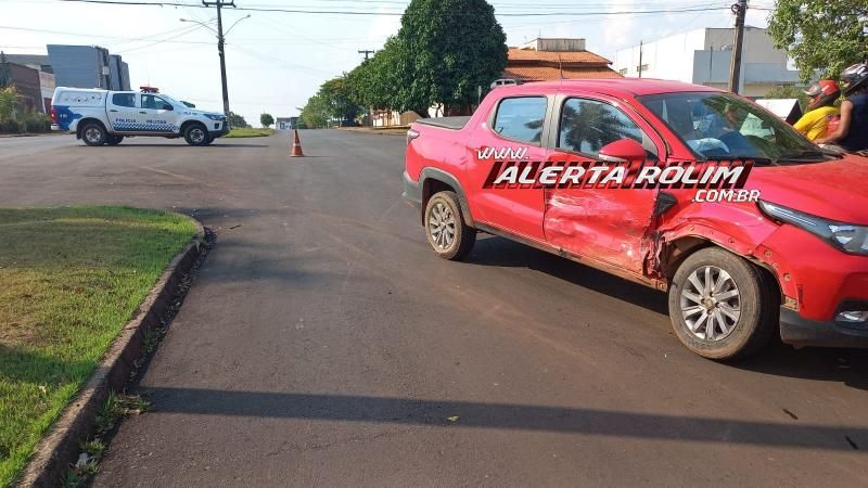 Colisão entre dois carros foi registrada nesta tarde em Rolim de Moura Colisão entre dois carros foi registrada nesta tarde em Rolim de Moura