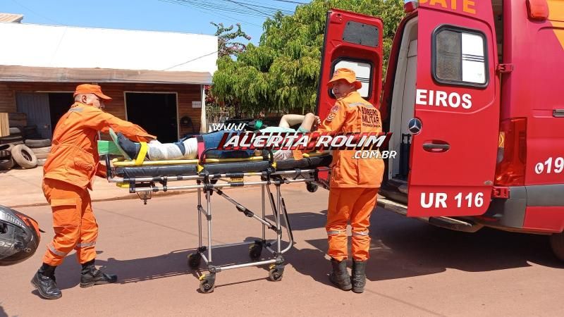 Colisão entre duas motos deixou homem com fratura na perna neste sábado em Rolim de Moura Colisão entre duas motos deixou homem com fratura na perna neste sábado em Rolim de Moura