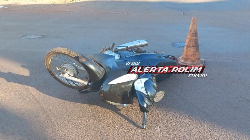 Colisão entre moto e caminhonete deixou mulher ferida nesta manhã em Rolim de Moura Colisão entre moto e caminhonete deixou mulher ferida nesta manhã em Rolim de Moura