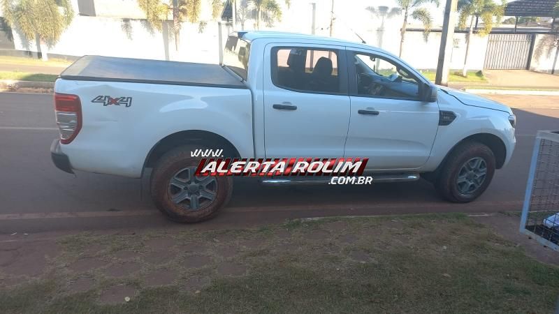 Colisão entre moto e caminhonete deixou mulher ferida nesta manhã em Rolim de Moura Colisão entre moto e caminhonete deixou mulher ferida nesta manhã em Rolim de Moura