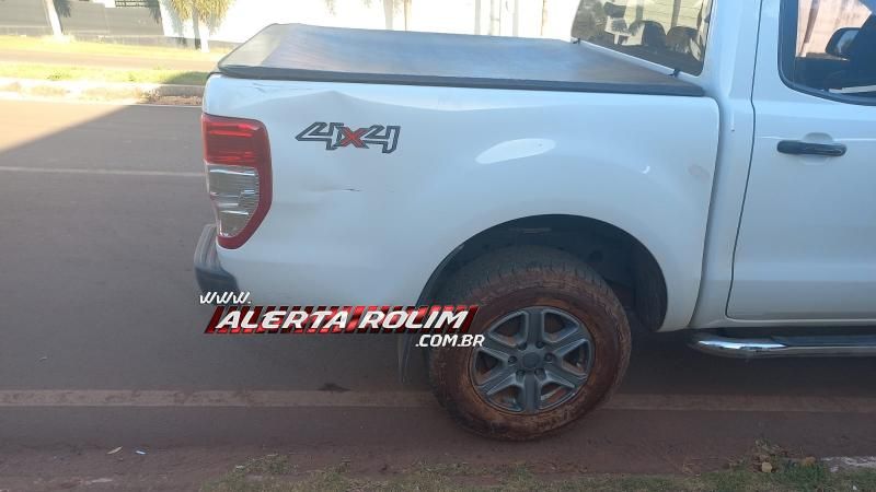 Colisão entre moto e caminhonete deixou mulher ferida nesta manhã em Rolim de Moura Colisão entre moto e caminhonete deixou mulher ferida nesta manhã em Rolim de Moura