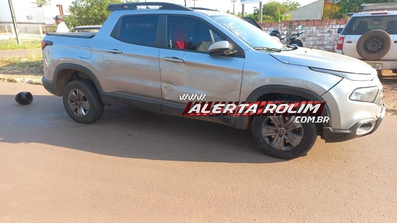 Acidente de trânsito envolvendo moto e carro deixou um ferido nesta manhã em Rolim de Moura Acidente de trânsito envolvendo moto e carro deixou um ferido nesta manhã em Rolim de Moura