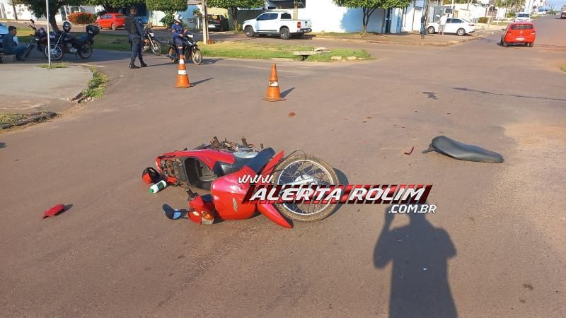 Acidente de trânsito envolvendo moto e carro deixou um ferido nesta manhã em Rolim de Moura Acidente de trânsito envolvendo moto e carro deixou um ferido nesta manhã em Rolim de Moura