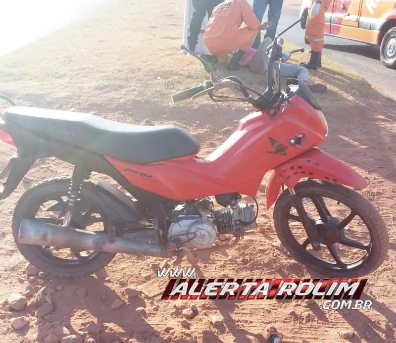 Condutor de moto foi socorrido após colisão com carro nesta manhã em Rolim de Moura Condutor de moto foi socorrido após colisão com carro nesta manhã em Rolim de Moura
