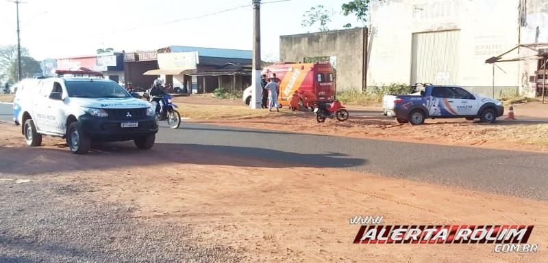 Condutor de moto foi socorrido após colisão com carro nesta manhã em Rolim de Moura Condutor de moto foi socorrido após colisão com carro nesta manhã em Rolim de Moura