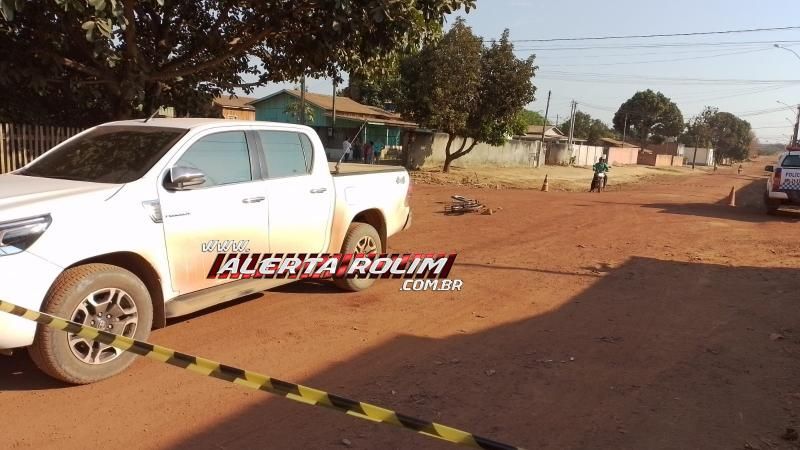 Conduzindo bicicleta motorizada, adolescente de 14 anos fraturou a perna após grave colisão com caminhonete no bairro Cidade Alta, em Rolim de Moura Conduzindo bicicleta motorizada, adolescente de 14 anos fraturou a perna após grave colisão com caminhonete no bairro Cidade Alta, em Rolim de Moura