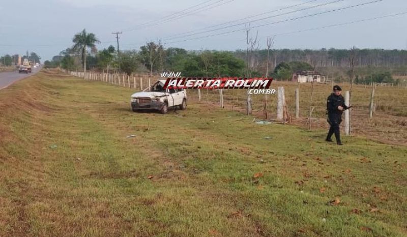 Em menos de 24 horas, mais um capotamento de veículo foi registrado na zona rural de Rolim de Moura Em menos de 24 horas, mais um capotamento de veículo foi registrado na zona rural de Rolim de Moura