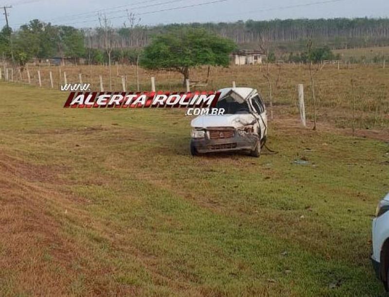 Em menos de 24 horas, mais um capotamento de veículo foi registrado na zona rural de Rolim de Moura Em menos de 24 horas, mais um capotamento de veículo foi registrado na zona rural de Rolim de Moura