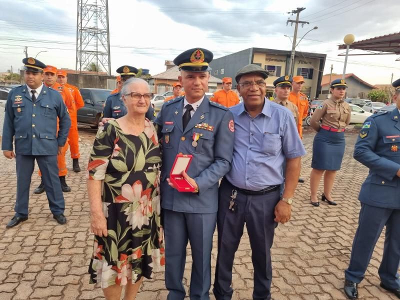 Formatura militar com entregas de medalhas foi realizada no 6° Grupamento de Bombeiros de Rolim de Moura Formatura militar com entregas de medalhas foi realizada no 6° Grupamento de Bombeiros de Rolim de Moura