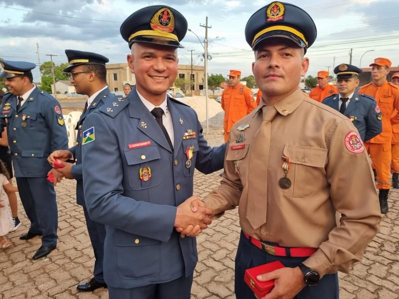 Formatura militar com entregas de medalhas foi realizada no 6° Grupamento de Bombeiros de Rolim de Moura Formatura militar com entregas de medalhas foi realizada no 6° Grupamento de Bombeiros de Rolim de Moura