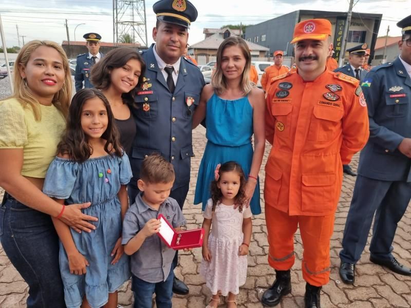 Formatura militar com entregas de medalhas foi realizada no 6° Grupamento de Bombeiros de Rolim de Moura Formatura militar com entregas de medalhas foi realizada no 6° Grupamento de Bombeiros de Rolim de Moura