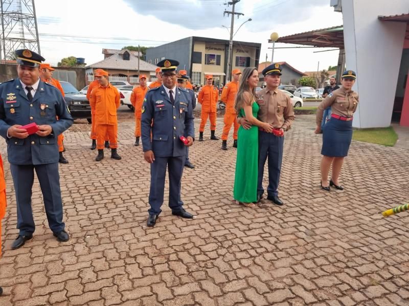 Formatura militar com entregas de medalhas foi realizada no 6° Grupamento de Bombeiros de Rolim de Moura Formatura militar com entregas de medalhas foi realizada no 6° Grupamento de Bombeiros de Rolim de Moura