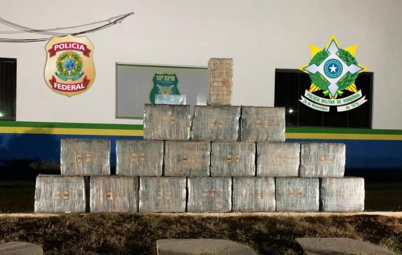 URGENTE - Morador de Rolim de Moura é um dos presos na operação conjunta da PF e PM que apreendeu mais de 500 kg de cocaína, em Alta Floresta do Oeste URGENTE - Morador de Rolim de Moura é um dos presos na operação conjunta da PF e PM que apreendeu mais de 500 kg de cocaína, em Alta Floresta do Oeste