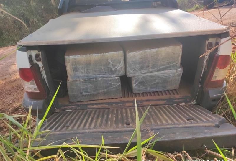 URGENTE - Morador de Rolim de Moura é um dos presos na operação conjunta da PF e PM que apreendeu mais de 500 kg de cocaína, em Alta Floresta do Oeste URGENTE - Morador de Rolim de Moura é um dos presos na operação conjunta da PF e PM que apreendeu mais de 500 kg de cocaína, em Alta Floresta do Oeste