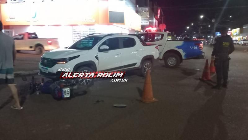 Motociclista fraturou a perna ao ser atingido por carro em Rolim de Moura Motociclista fraturou a perna ao ser atingido por carro em Rolim de Moura