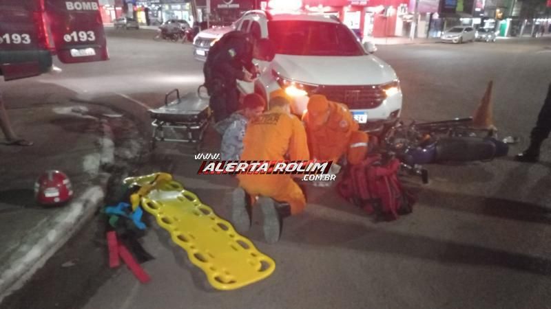 Motociclista fraturou a perna ao ser atingido por carro em Rolim de Moura Motociclista fraturou a perna ao ser atingido por carro em Rolim de Moura