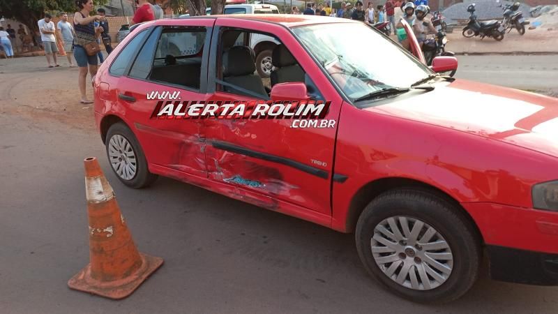 Mulher fraturou braço e perna em acidente de trânsito nesta tarde em Rolim de Moura Mulher fraturou braço e perna em acidente de trânsito nesta tarde em Rolim de Moura