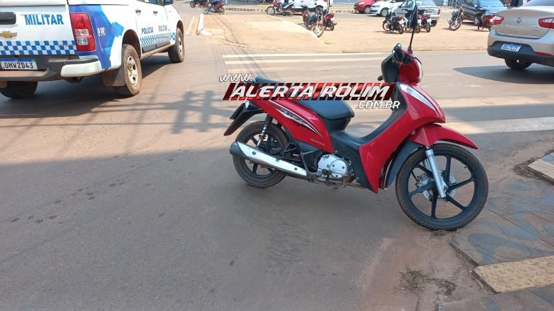 PM registrou acidente envolvendo carro e moto nesta manhã no Centro de Rolim e Moura PM registrou acidente envolvendo carro e moto nesta manhã no Centro de Rolim e Moura