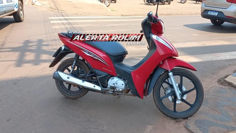 PM registrou acidente envolvendo carro e moto nesta manhã no Centro de Rolim e Moura PM registrou acidente envolvendo carro e moto nesta manhã no Centro de Rolim e Moura