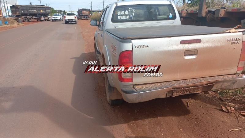 Primeiro acidente do dia foi colisão traseira entre dois carros, em Rolim de Moura Primeiro acidente do dia foi colisão traseira entre dois carros, em Rolim de Moura