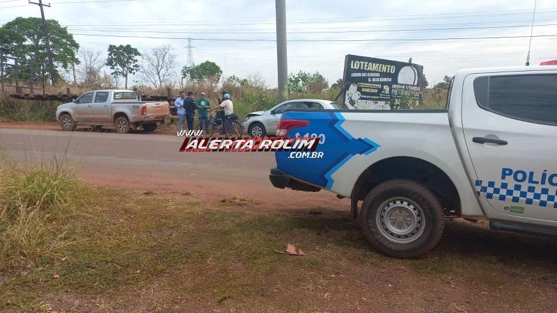Primeiro acidente do dia foi colisão traseira entre dois carros, em Rolim de Moura Primeiro acidente do dia foi colisão traseira entre dois carros, em Rolim de Moura