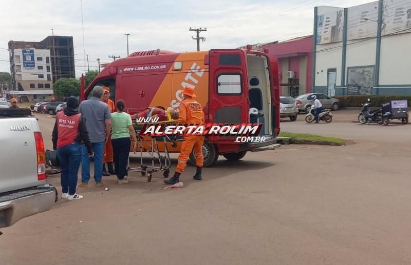 Segundo acidente do dia envolveu caminhonete e moto e deixou mulher ferida, em Rolim de Moura Segundo acidente do dia envolveu caminhonete e moto e deixou mulher ferida, em Rolim de Moura