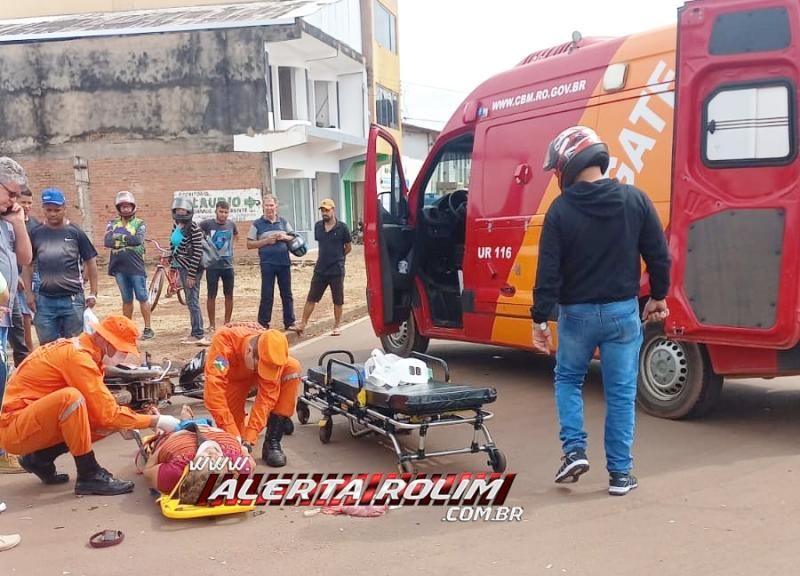 Segundo acidente do dia envolveu caminhonete e moto e deixou mulher ferida, em Rolim de Moura Segundo acidente do dia envolveu caminhonete e moto e deixou mulher ferida, em Rolim de Moura