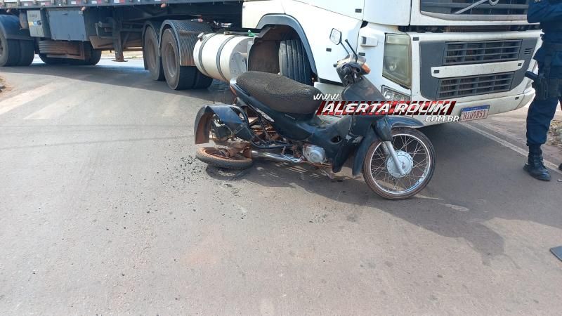 Segundo acidente do dia envolveu carreta e moto e deixou idoso com fratura na perna, em Rolim de Moura Segundo acidente do dia envolveu carreta e moto e deixou idoso com fratura na perna, em Rolim de Moura