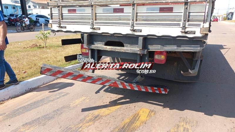 Segundo acidente do dia também foi colisão entre carro e caminhão em Rolim de Moura Segundo acidente do dia também foi colisão entre carro e caminhão em Rolim de Moura