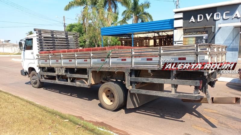 Segundo acidente do dia também foi colisão entre carro e caminhão em Rolim de Moura Segundo acidente do dia também foi colisão entre carro e caminhão em Rolim de Moura