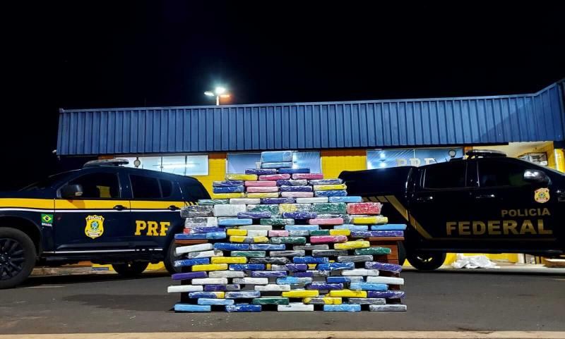 URGENTE - Morador de Rolim de Moura foi preso transportando 150 Kg de cloridrato de cocaína em ação conjunta da PRF, PF e PM em Vilhena URGENTE - Morador de Rolim de Moura foi preso transportando 150 Kg de cloridrato de cocaína em ação conjunta da PRF, PF e PM em Vilhena