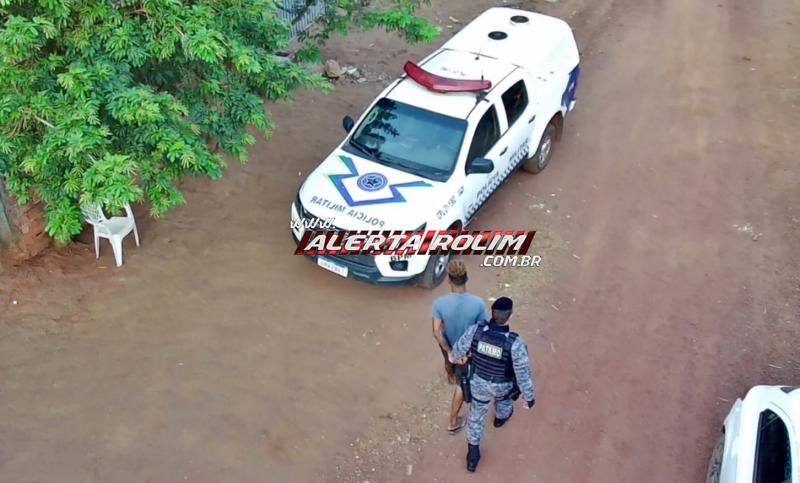 Vídeo - Três indivíduos, acusados de tráfico de drogas foram presos durante operação conjunta da PM e PC em Rolim de Moura Vídeo - Três indivíduos, acusados de tráfico de drogas foram presos durante operação conjunta da PM e PC em Rolim de Moura