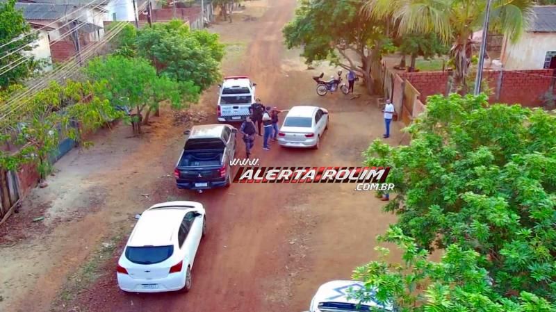 Vídeo - Três indivíduos, acusados de tráfico de drogas foram presos durante operação conjunta da PM e PC em Rolim de Moura Vídeo - Três indivíduos, acusados de tráfico de drogas foram presos durante operação conjunta da PM e PC em Rolim de Moura
