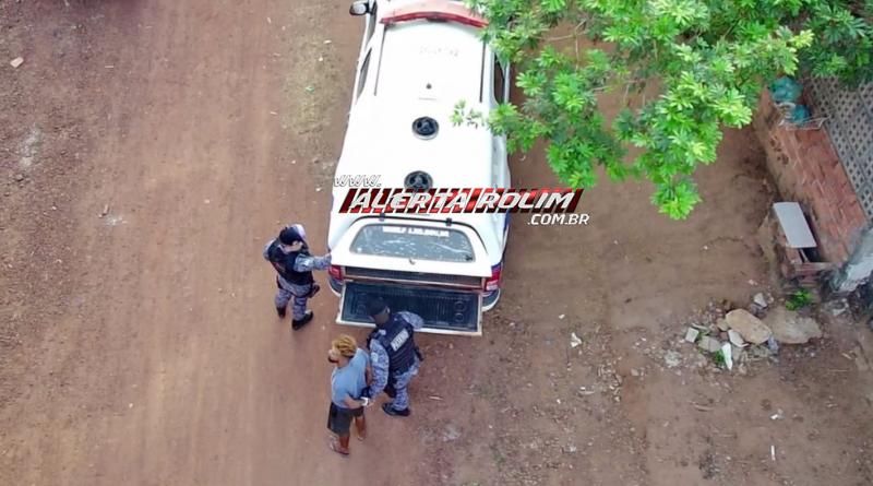 Vídeo - Três indivíduos, acusados de tráfico de drogas foram presos durante operação conjunta da PM e PC em Rolim de Moura Vídeo - Três indivíduos, acusados de tráfico de drogas foram presos durante operação conjunta da PM e PC em Rolim de Moura