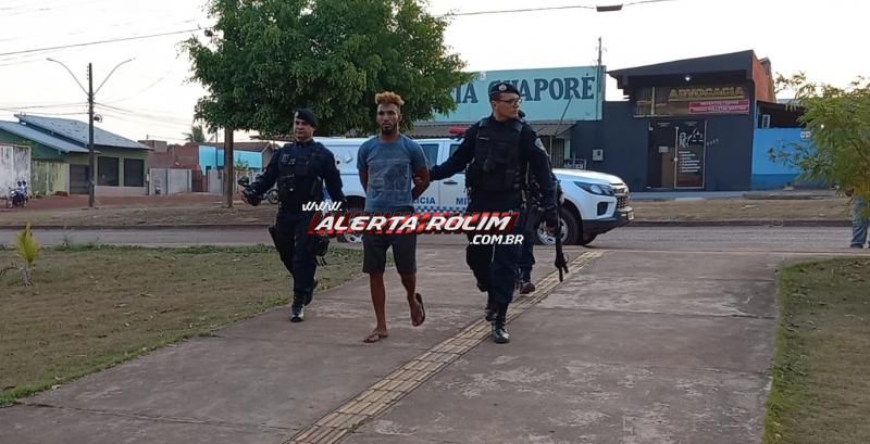 Vídeo - Três indivíduos, acusados de tráfico de drogas foram presos durante operação conjunta da PM e PC em Rolim de Moura Vídeo - Três indivíduos, acusados de tráfico de drogas foram presos durante operação conjunta da PM e PC em Rolim de Moura