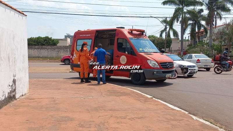 Acidente de trânsito envolvendo carro e moto foi registrado nesta segunda-feira em Rolim de Moura Acidente de trânsito envolvendo carro e moto foi registrado nesta segunda-feira em Rolim de Moura