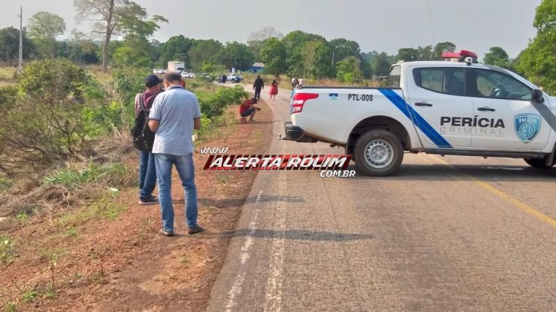 Carro ocupado com 06 pessoas capotou na RO 383, próximo a ponte sobre o Rio São Pedro em Cacoal Carro ocupado com 06 pessoas capotou na RO 383, próximo a ponte sobre o Rio São Pedro em Cacoal