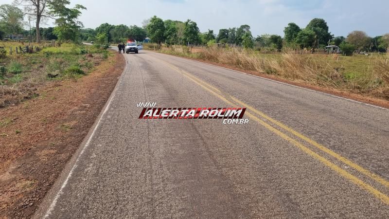 Carro ocupado com 06 pessoas capotou na RO 383, próximo a ponte sobre o Rio São Pedro em Cacoal Carro ocupado com 06 pessoas capotou na RO 383, próximo a ponte sobre o Rio São Pedro em Cacoal